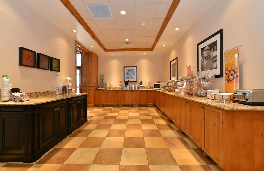 Hampton Inn & Suites Buffalo-1